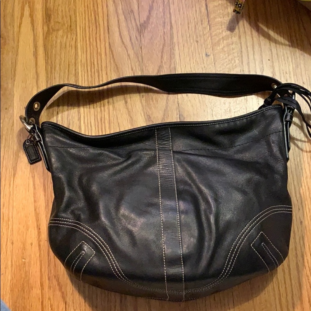 Vintage Y2K Soho medium black shoulder Coach purse w/tassle